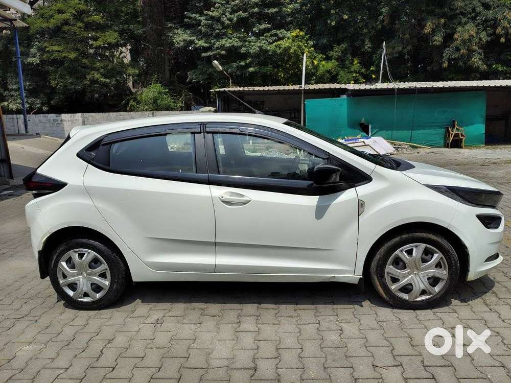 Tata Altroz 1.2 Xm Plus, 2023, Petrol