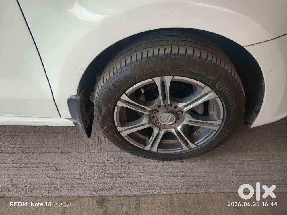 Volkswagen Vento 1.2 Tsi Highline At, 2015, Petrol
