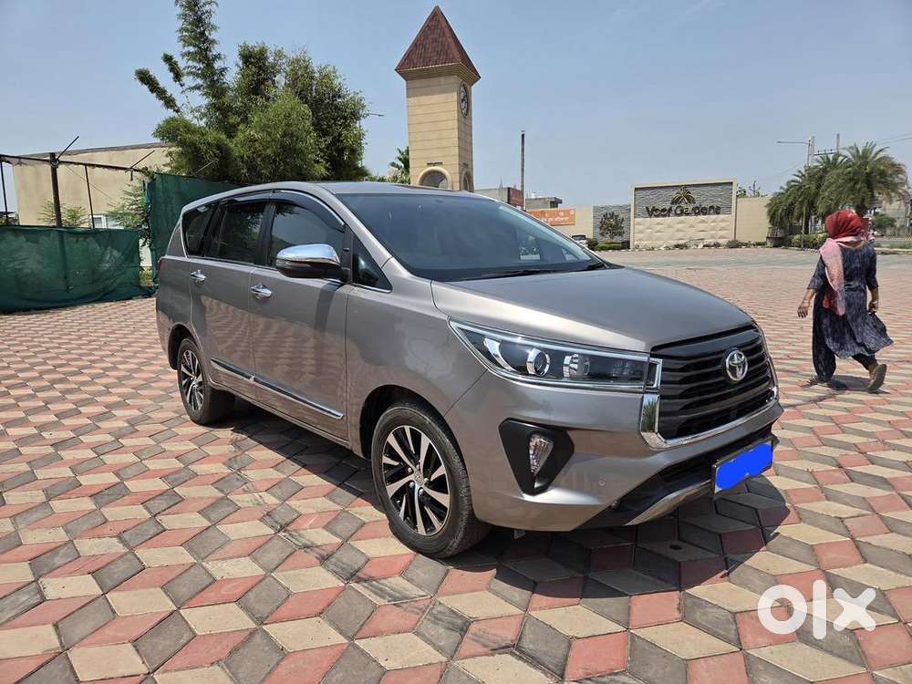 Toyota Innova Crysta 2022