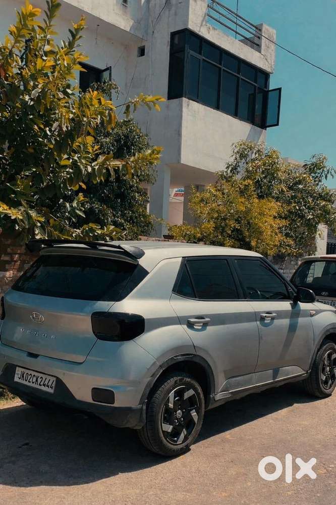 Hyundai Venue 2019 Petrol Well Maintained