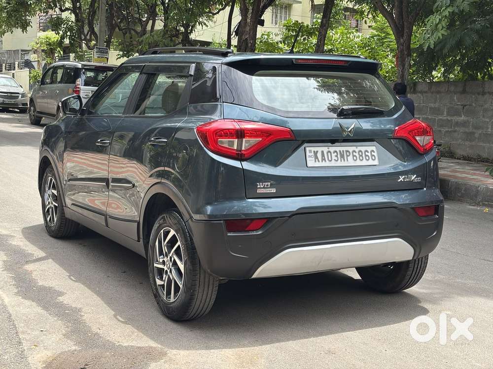 Mahindra Xuv300 1.2 W8 (o) Amt Petrol, 2023, Petrol