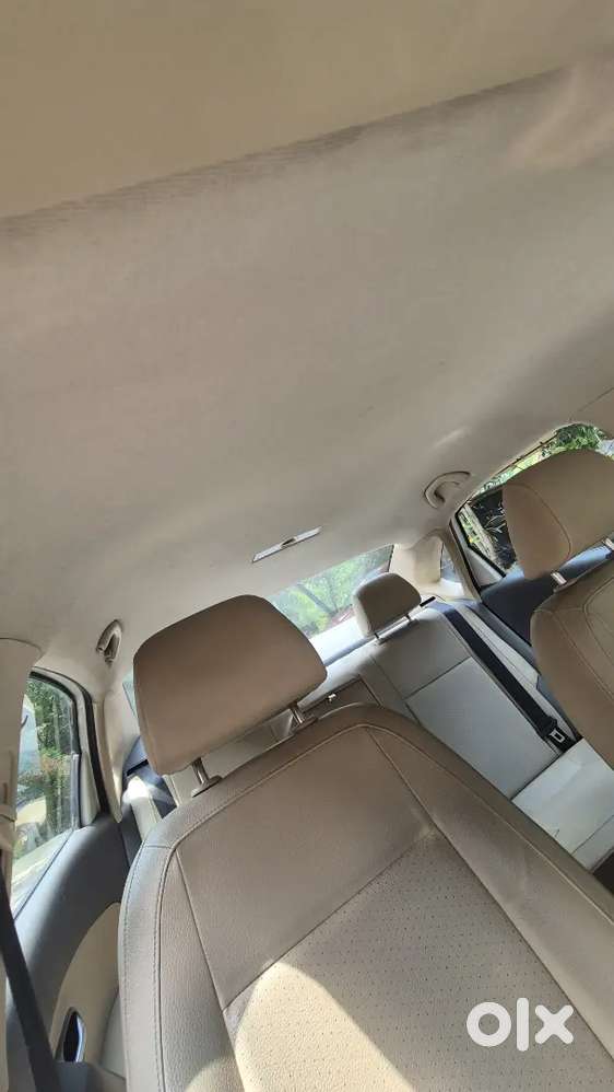 Full Clear Family Car