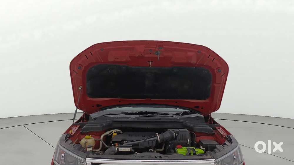 Mahindra Xuv300 1.2 W8 (o) Amt Petrol, 2022, Petrol