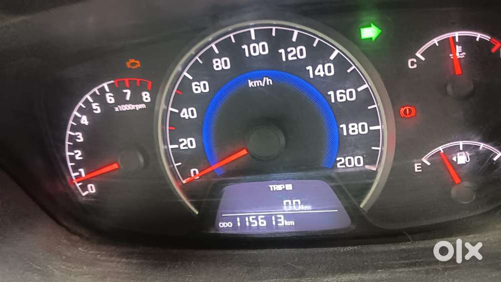 Hyundai Grand I10 Sportz, 2015, Petrol