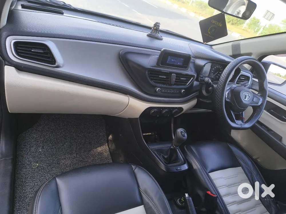 Tata Altroz Xe Petrol 2021