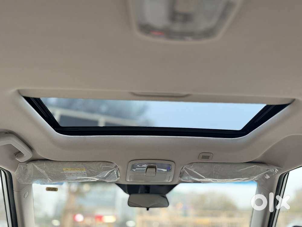Mahindra Xuv300 W8 Option, 2024, Petrol