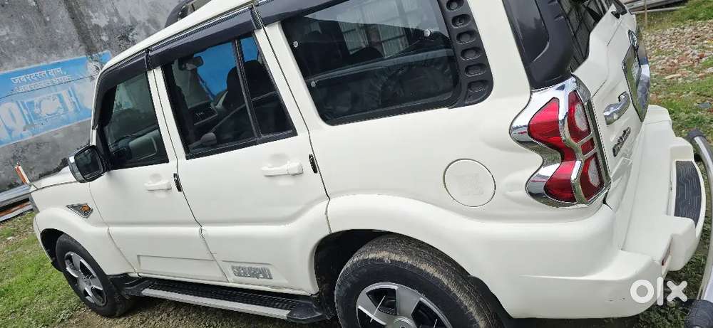 Mahindra Scorpio S6 Plus 2016