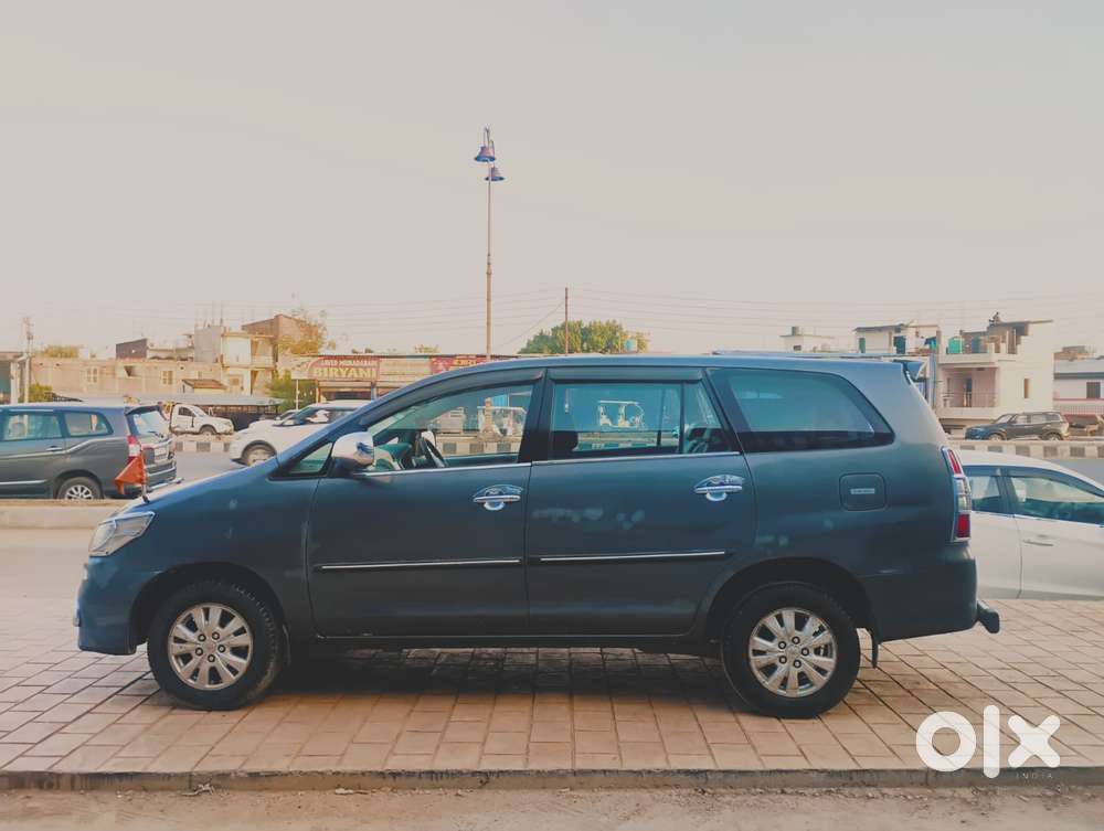 Toyota Innova 2.5 V 7 Str, 2010, Diesel