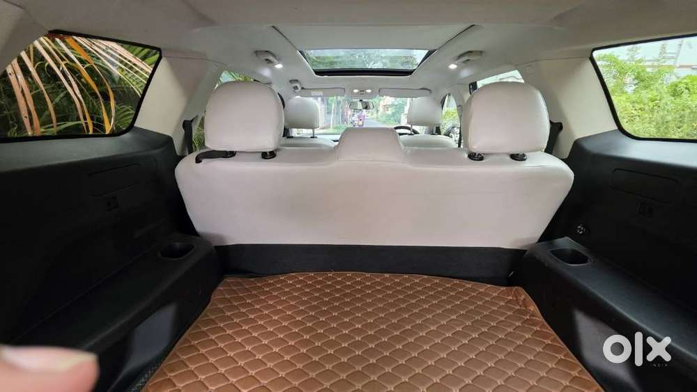 Mahindra Xuv700 2.2 Ax 5 Diesel At Str, 2022, Diesel