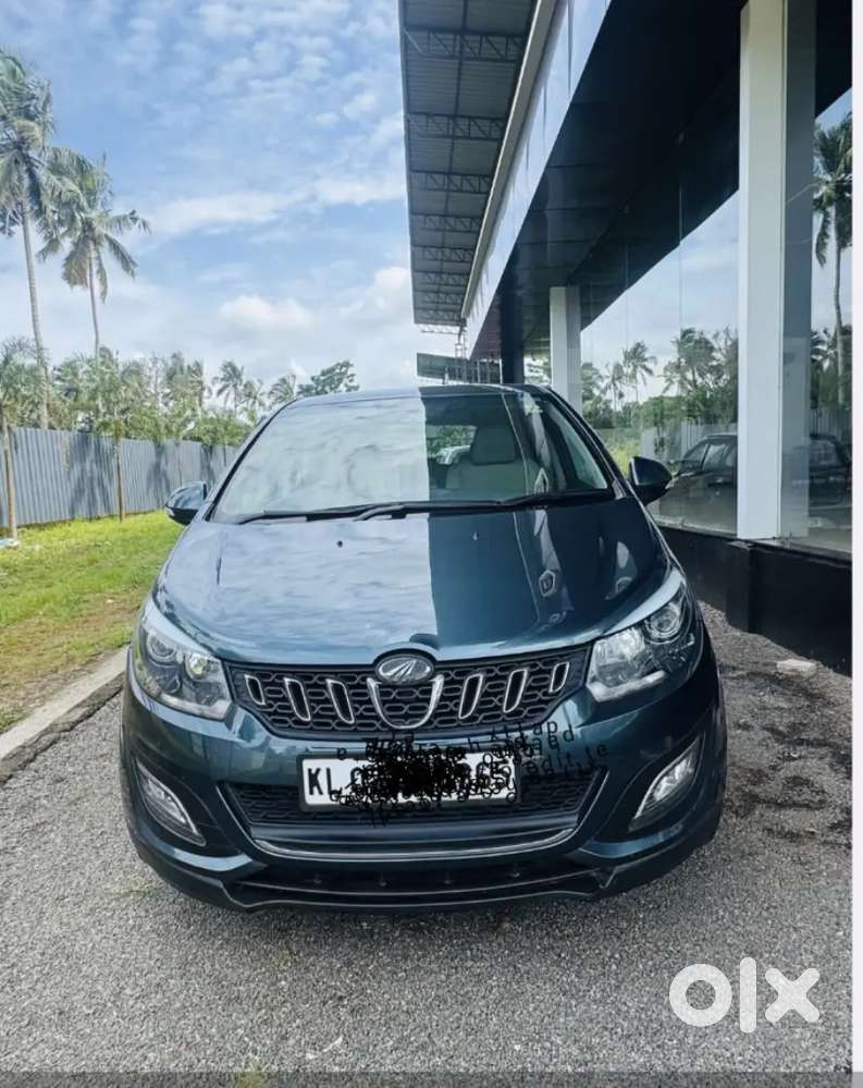 Mahindra Marazzo M8 2018