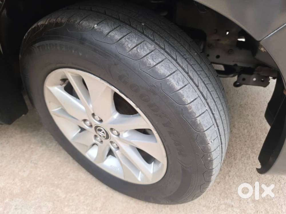 Toyota Innova Crysta 2.4 G Mt 7 Str, 2017, Diesel
