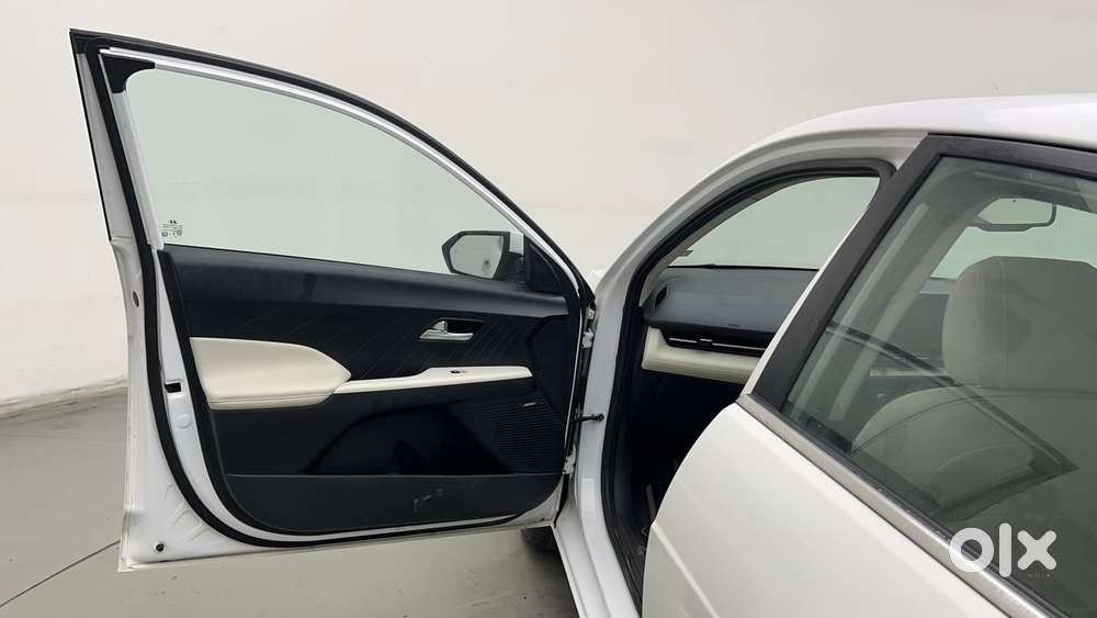 Hyundai Verna Sx 1.5 Petrol Ivt, 2023, Petrol