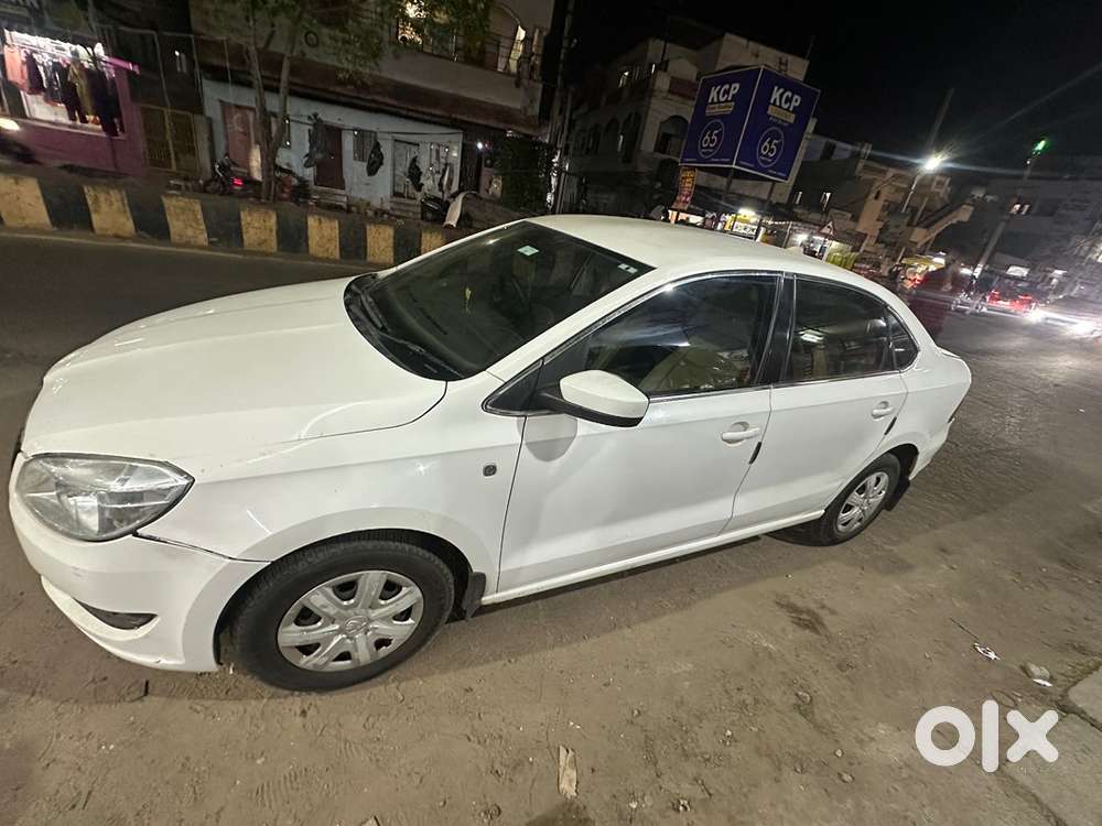 Skoda Rapid Petrol 2014