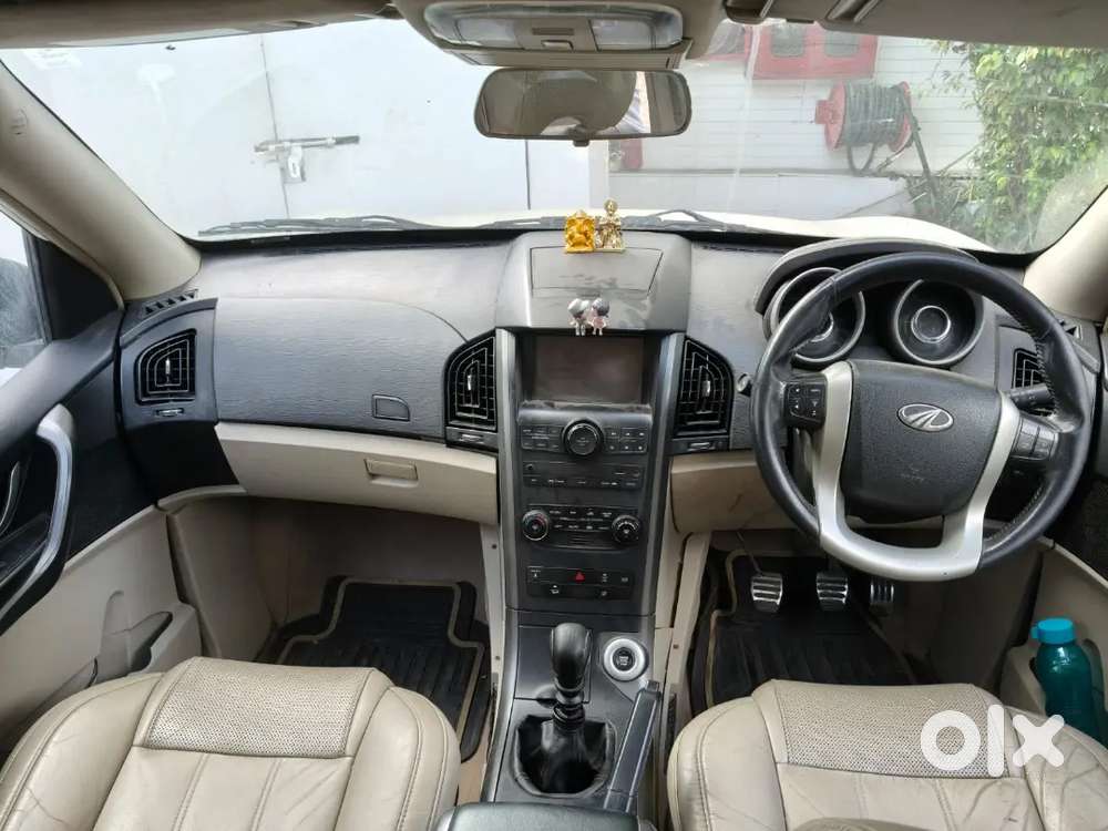 Mahindra Xuv W10 2016