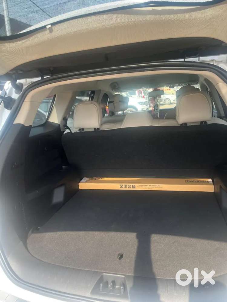 Mahindra Xuv700 2022 Petrol Well Maintained
