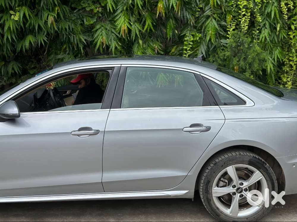 2022 Audi A4 40 Tfsi Technology Edition - Florett Silver - 14,730 Km