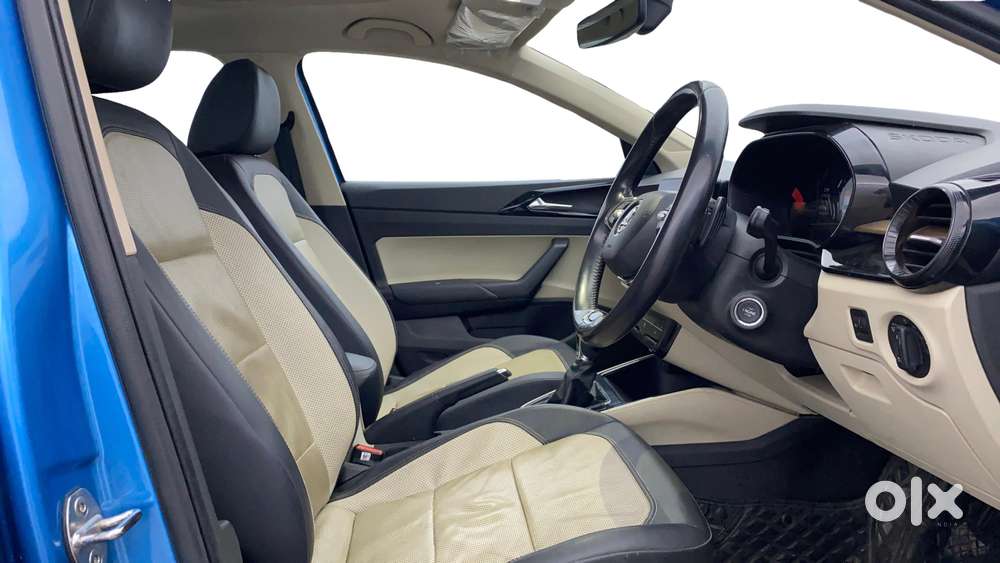 Skoda Slavia 1.0 Tsi Style At, 2022, Petrol