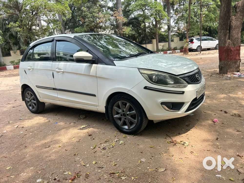 Tata Bolt Revotron Xt, 2015, Petrol