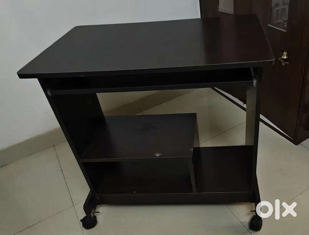 Computer/Laptop Table