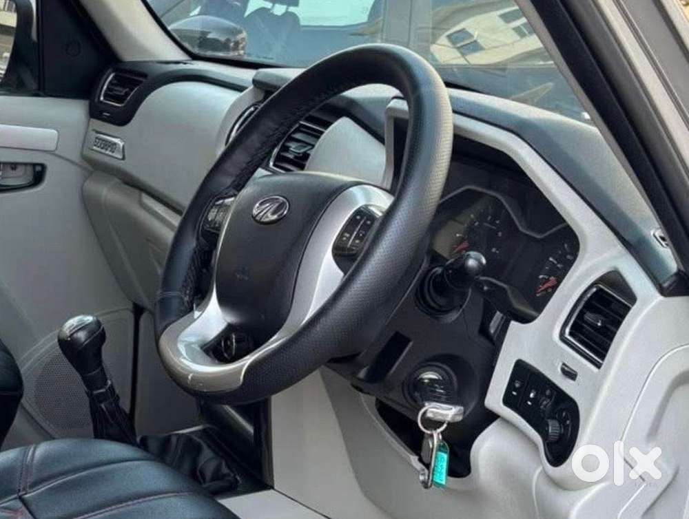 Mahindra Scorpio S10, 2015, Diesel