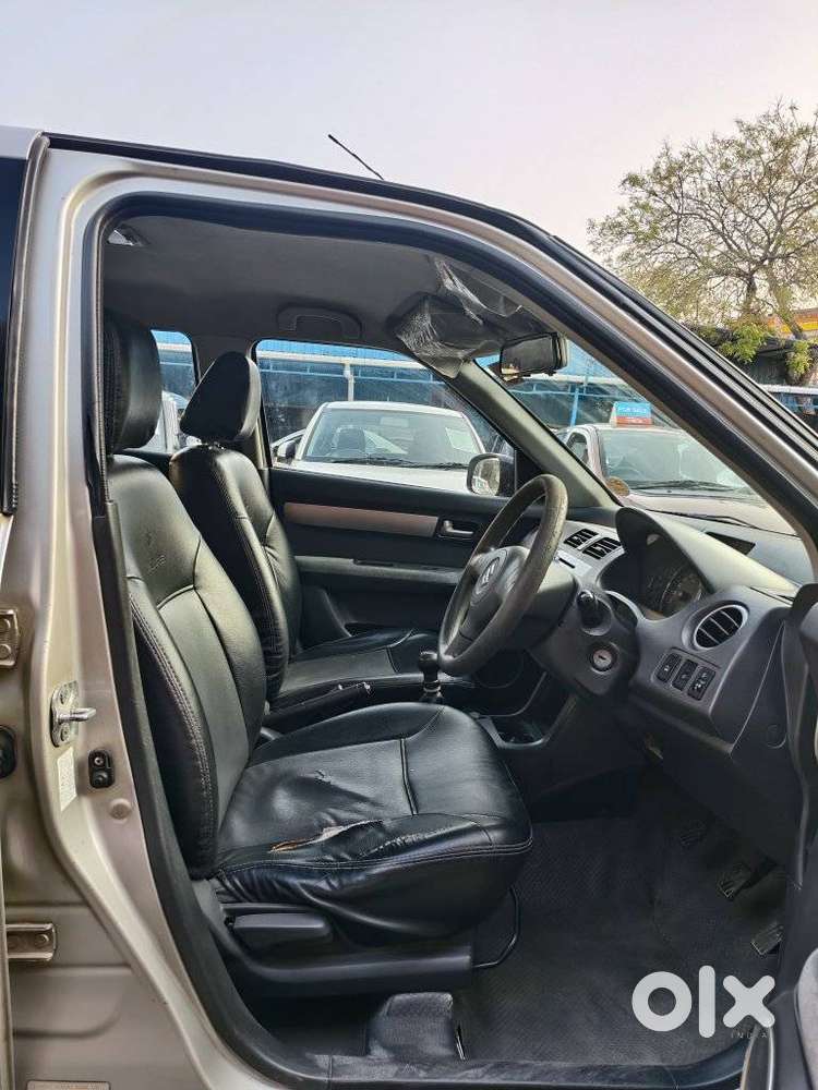 Maruti Suzuki Swift Dzire Vxi, 2011, Petrol