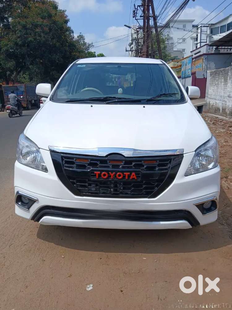 Toyota Innova 2011