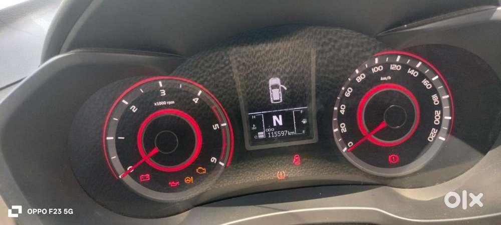 Mahindra Xuv300 W8 Amt Diesel, 2020, Diesel