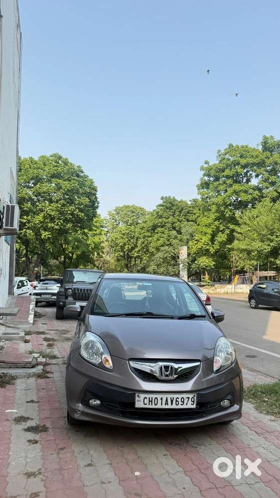 Honda Brio 2013 Petrol Well Maintained