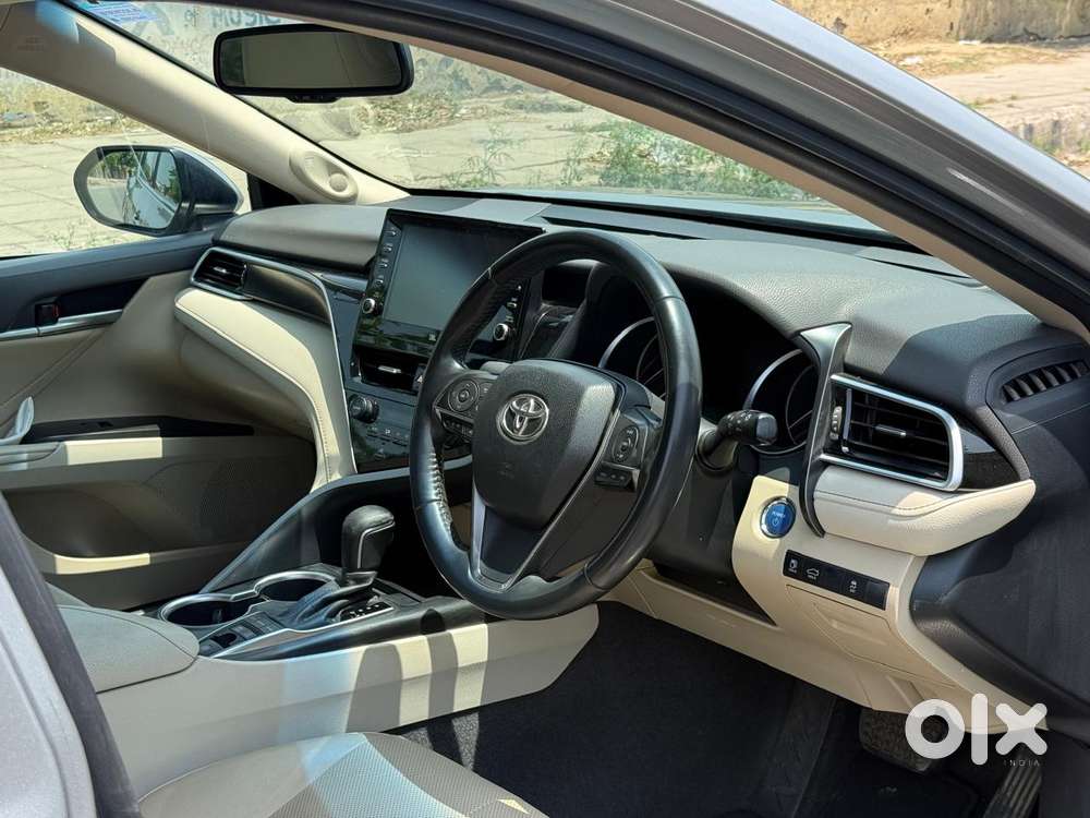 Toyota Camry Hybrid, 2022, Petrol