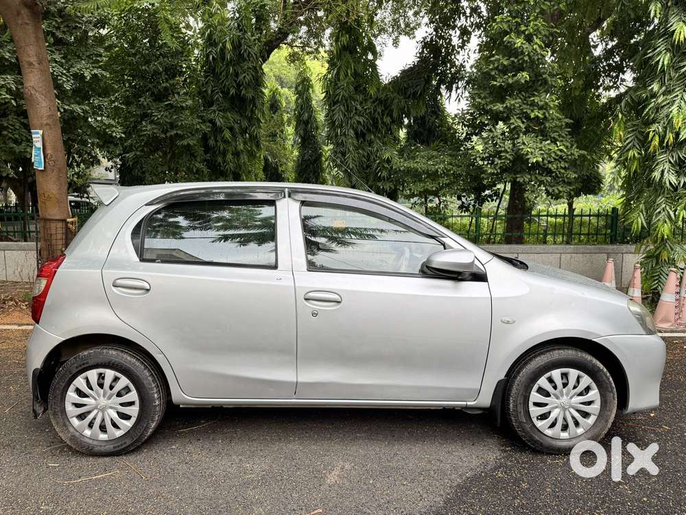 Toyota Etios Liva 1.2 V, 2016, Petrol