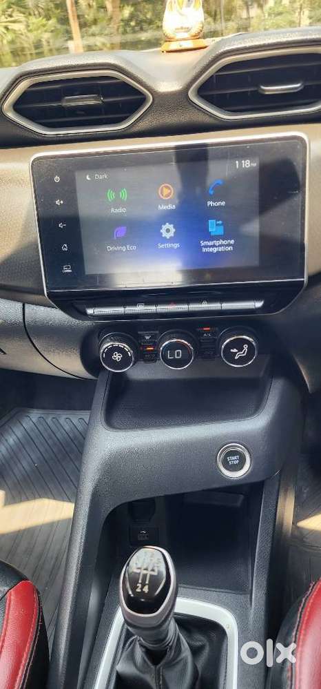 Nissan Magnite 1.0 Xv Premium, 2021, Petrol