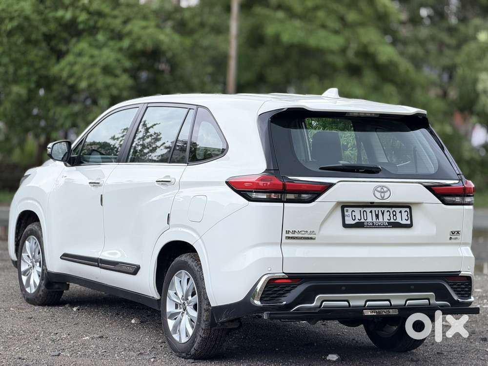 Toyota Innova Hycross 2.0 Vx (o) Hybrid 7 Str, 2025, Petrol