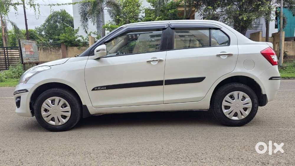Maruti Suzuki Swift Dzire 1.2 Vxi Bsiv, 2014, Petrol