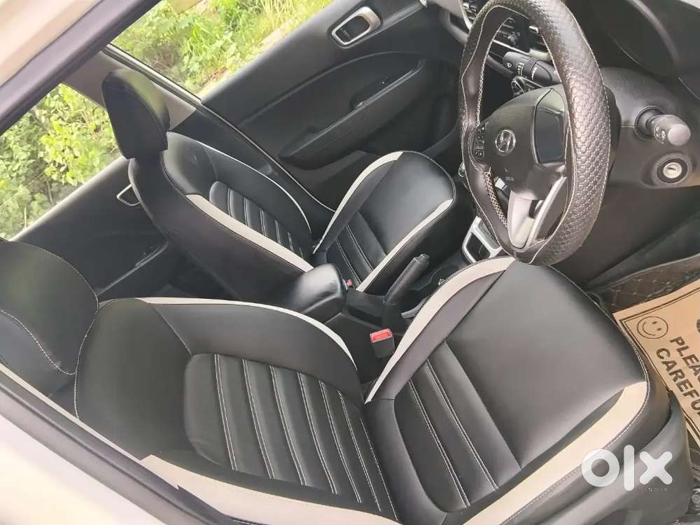 Hyundai Venue S Petrol 2021only 23000km Run Showroom Condition