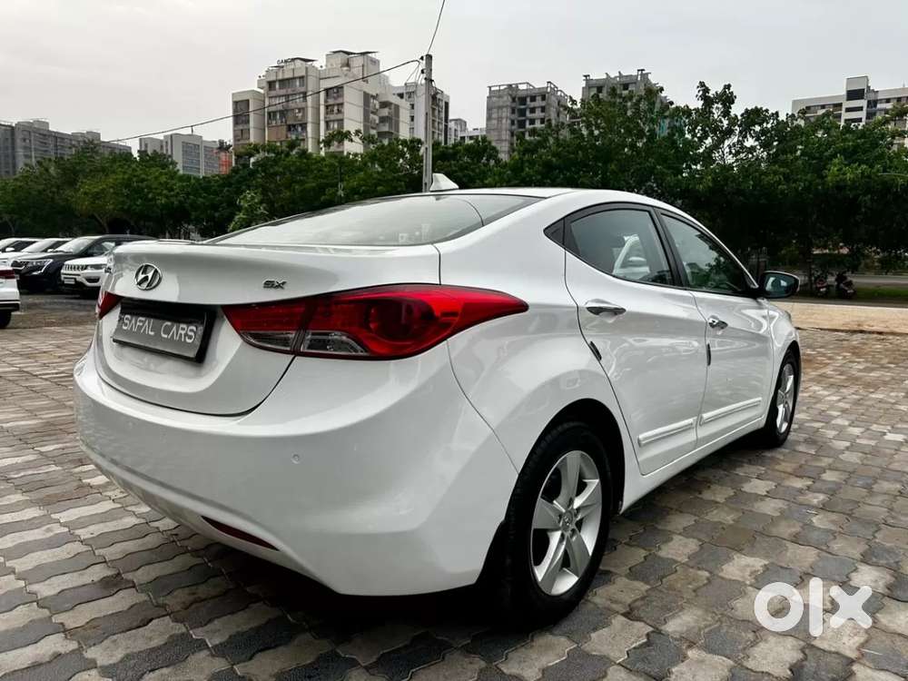 Hyundai Elantra 1.8 Sx Mt, 2015, Petrol