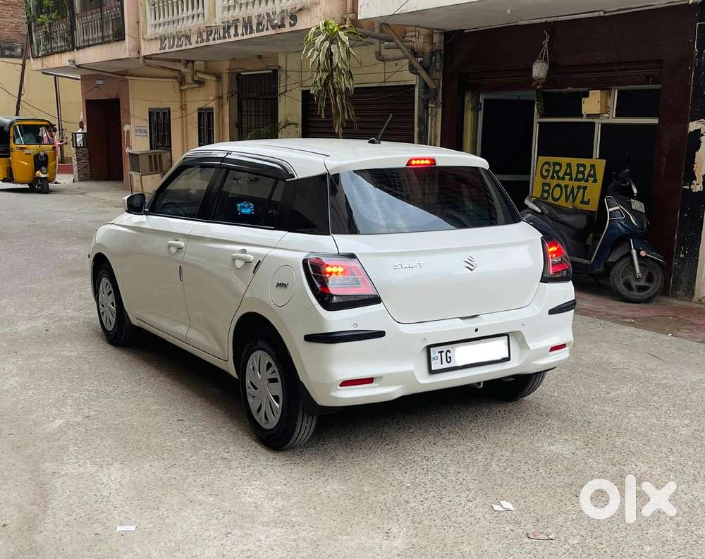 Maruti Suzuki Swift Vxi + Manual, 2025, Petrol