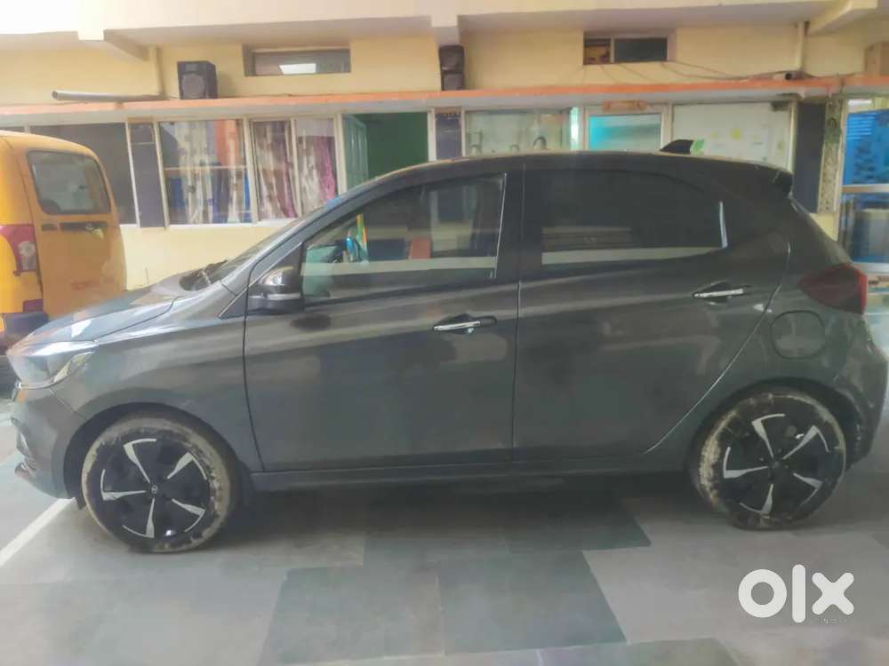 Tata Tiago Xz 2025 Petrol 14280 Km Driven