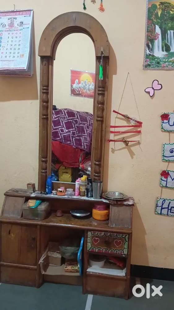 Solid Wood Dressing Table with Big Mirror - Ghar ke use ka