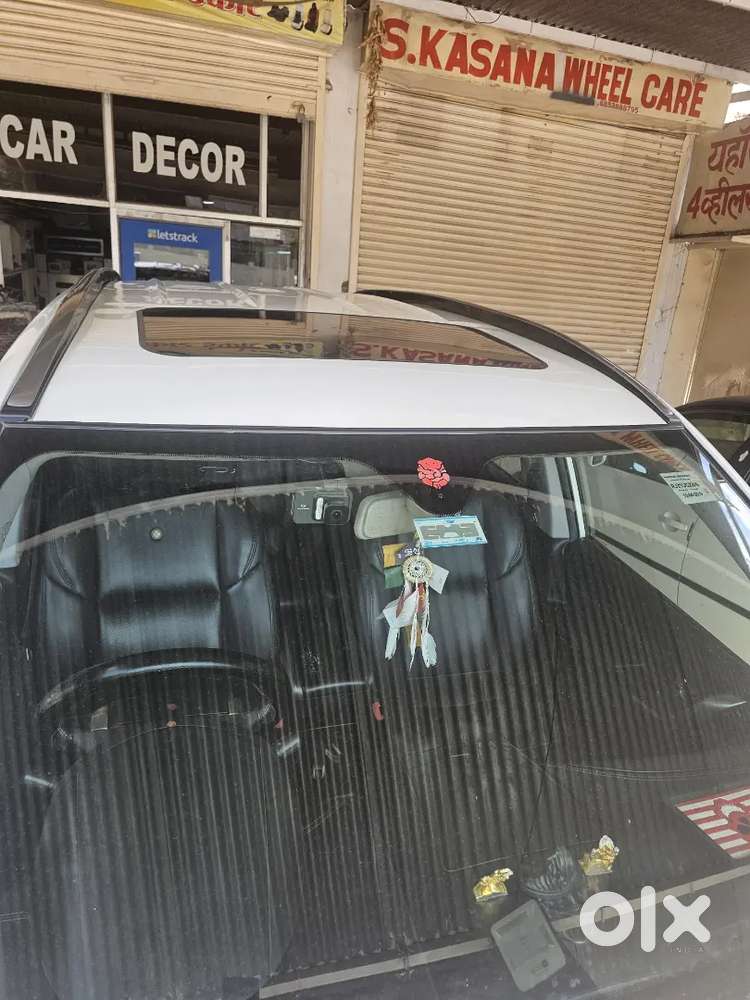For Sell Showroom Confition Xuv 500 W11 Top Model