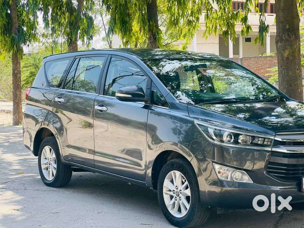 Toyota Innova Crysta 2.4 V 8 Str, 2016, Diesel
