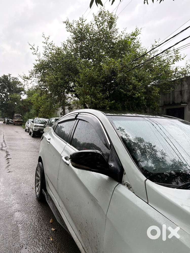 Hyundai Fluidic Verna 2011
