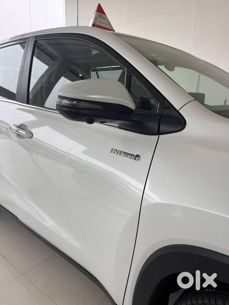 Toyota Innova Hycross 2.0 Zx (o) Hybrid 7 Str, 2024, Petrol