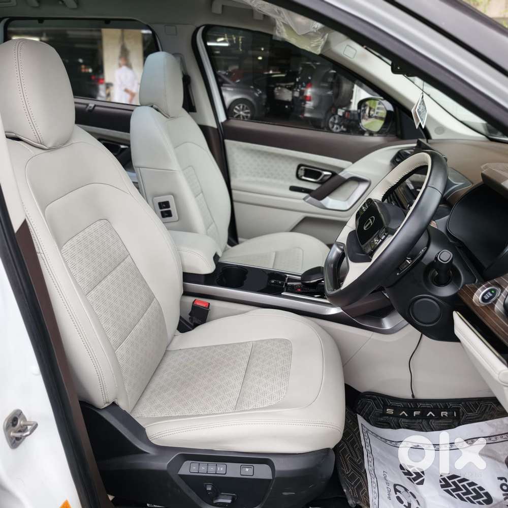 Tata Safari Accomplished Plus 6 Str Dual Tone, 2025