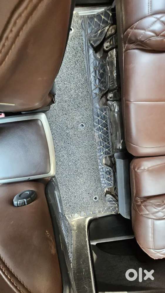 ​xuv500 W6  Recently Serviced  New Battery & Front Tyres  Mh05