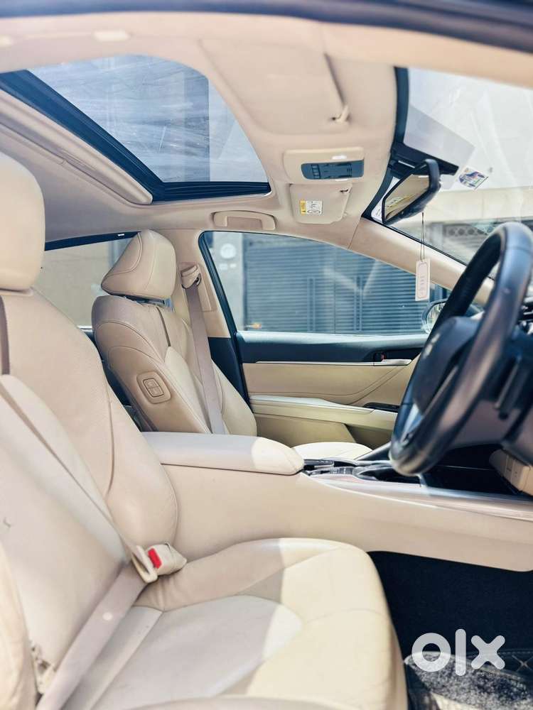 Toyota Camry Hybrid, 2020, Petrol