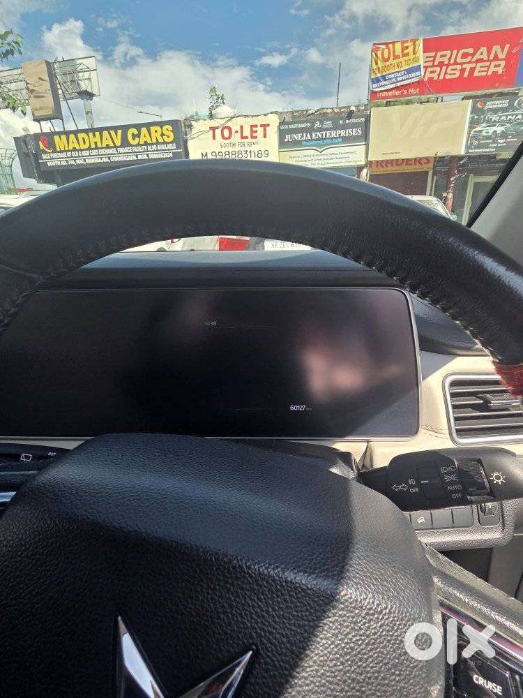 Mahindra Xuv700 Ax7l 6 Str At, 2022, Diesel