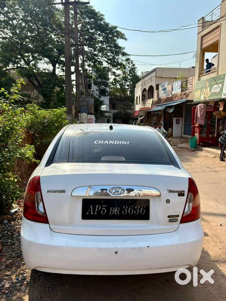 Hyundai Verna 2010 Diesel 106500 Km Driven
