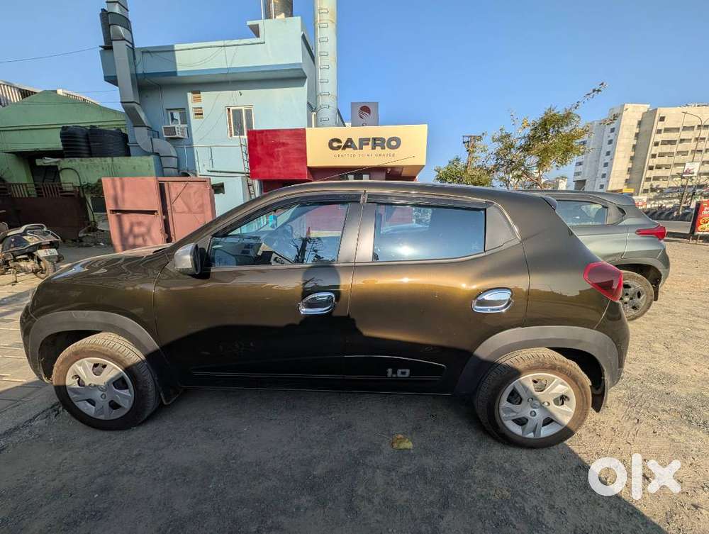 Renault Kwid 2025 Rxt Mt 11 Months Old. Color :- Outback Bronze
