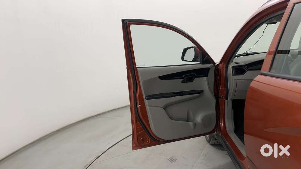 Mahindra Kuv 100 Mfalcon G80 K4 Plus, 2016, Petrol