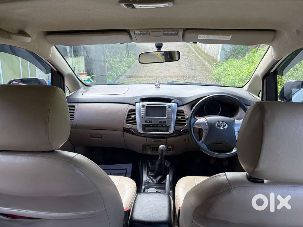 Toyota Innova 2.5 Vx 7 Seater Bs Iv, 2015, Diesel